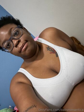 Romantica Soft Gamer E-Gir / babyromantica / romantica_baby_ / baby_romantica_ nude photo #5