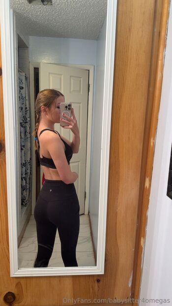 Vivia / babysitter4omegas nude photo #10