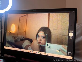 Livv / babyy.livvy nude photo #19