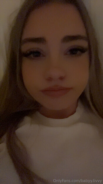 Livv / babyy.livvy nude photo #37