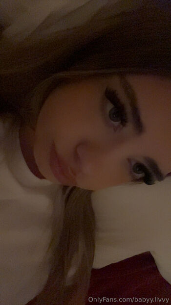 Livv / babyy.livvy nude photo #38