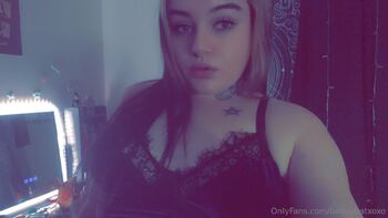 BabyyBATxox / babyybatxoxo nude photo #9