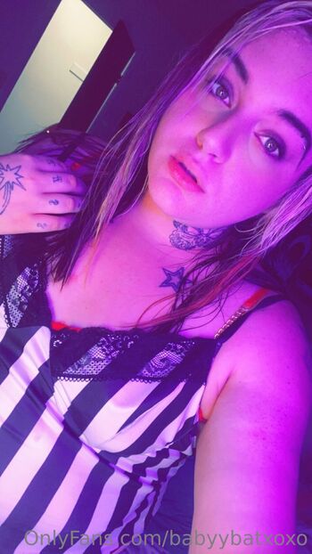 BabyyBATxox / babyybatxoxo nude photo #18