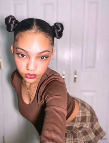 Lani / babyylanixo / babylanixo nude photo #9