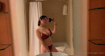 OnlyFans / babyyy_esme nude photo #9