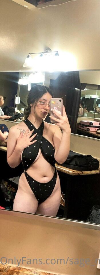 OnlyFans / babyyy_esme nude photo #11