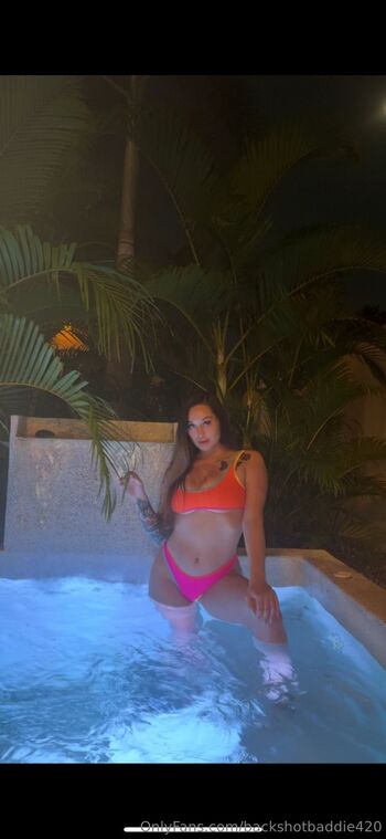 Ellie / backshotbaddie420 nude photo #3