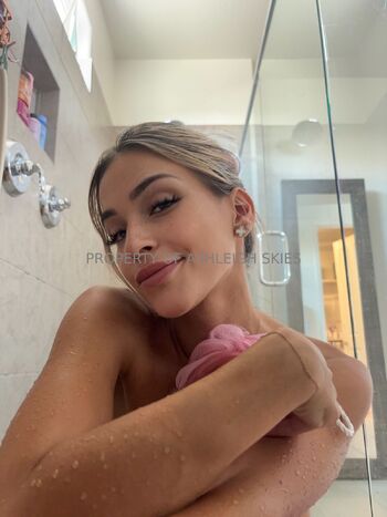 Ashleigh Skie / badbabysitter nude photo #12