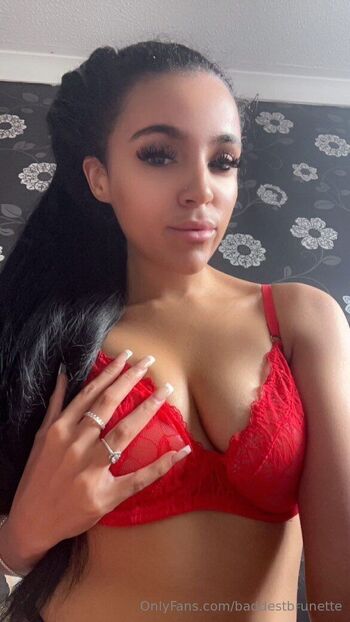 Samantha Leanne / baddestbrunette nude photo #33