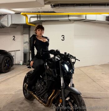 Hailey VI / badgalhailey nude photo #3