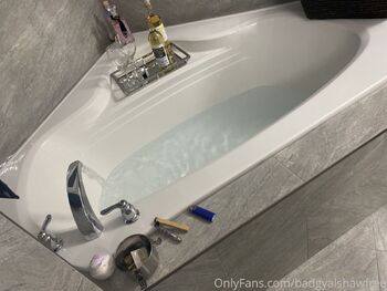 BadGyalShaw FRE / badgyalshawfree nude photo #4