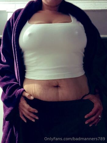 Mari / badmanners789 nude photo #30