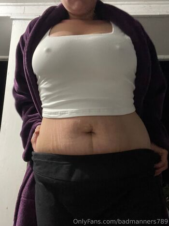 Mari / badmanners789 nude photo #31