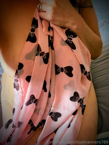 Mari / badmanners789 nude photo #38