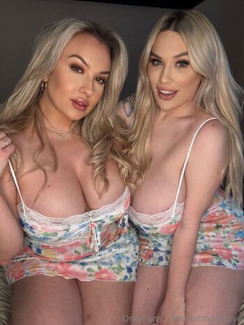 LESBIAN MOMMIES / badmomhouse / hotmomlove nude photo #15