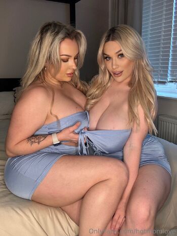 LESBIAN MOMMIES / badmomhouse / hotmomlove nude photo #44