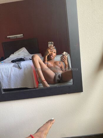 mAmi-Tiff / baggyaltiffxxx nude photo #5