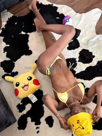 mAmi-Tiff / baggyaltiffxxx nude photo #9