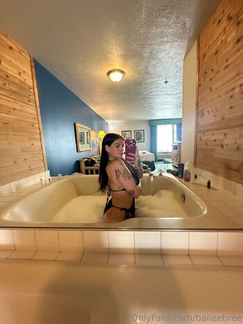 Bailee Bre / baileebree / bailee_lambert nude photo #5