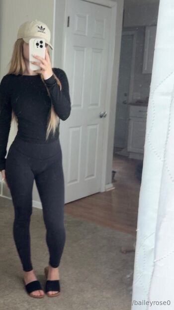 Bailey Ros / baileyrose0 nude photo #3
