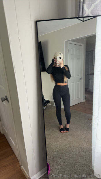 Bailey Ros / baileyrose0 nude photo #4