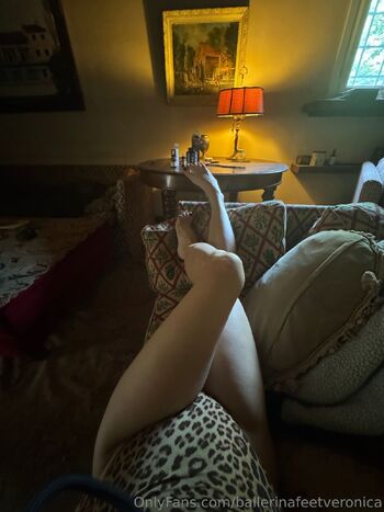 Veronica Arched Queen / ballerinafeetveronica nude photo #5