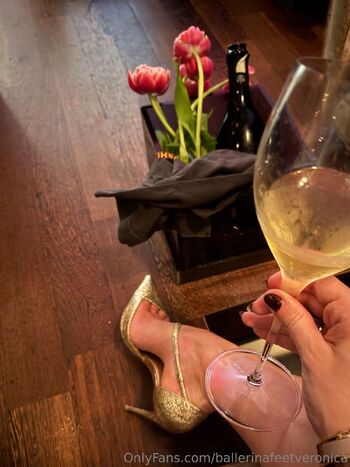 Veronica Arched Queen / ballerinafeetveronica nude photo #31