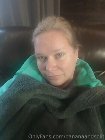 Bananaandspli / bananaandsplit nude photo #22