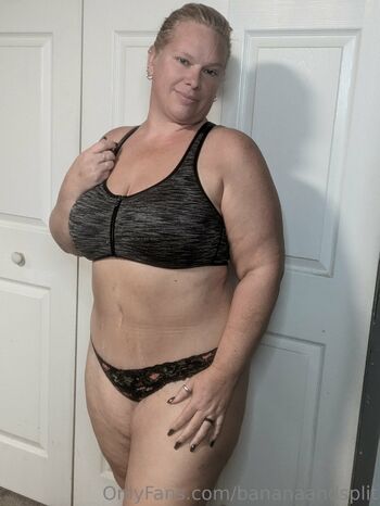 Bananaandspli / bananaandsplit nude photo #37