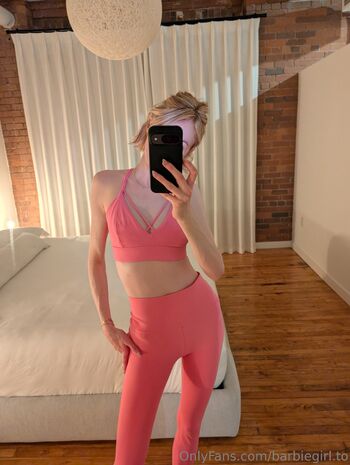 Barbie Gir / barbiegirl.to nude photo #4