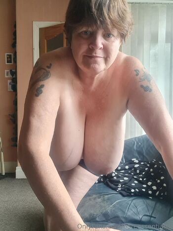 Unleash The Twin / bareessentialsjj / snakebite495 nude photo #9