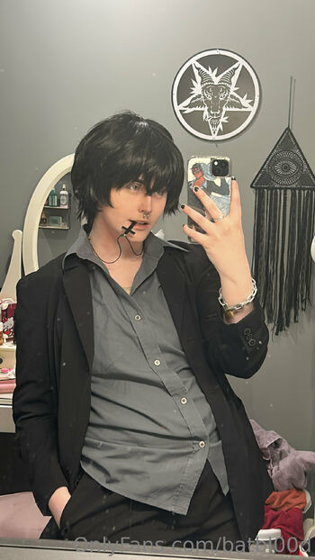 BUG / batbl00d / spidersbl00d nude photo #3