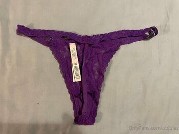 TeenyJule / bbjulez nude photo #16