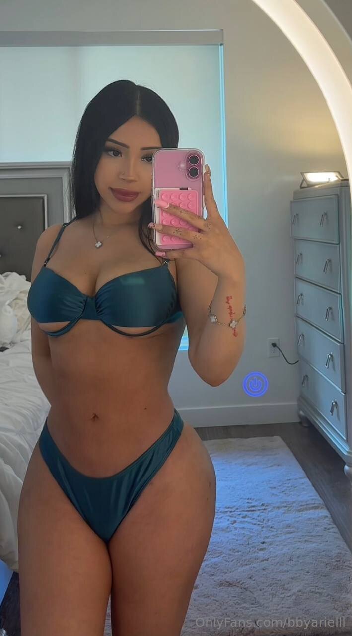 Ariel Mari / bbyarielll nude photo #4
