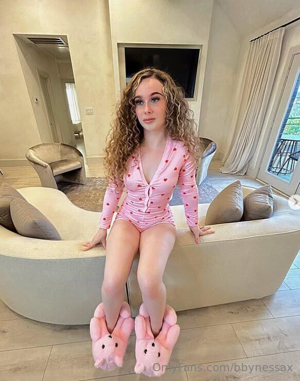 Nessa / bbynessax nude photo #13