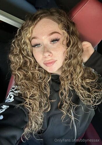 Nessa / bbynessax nude photo #17