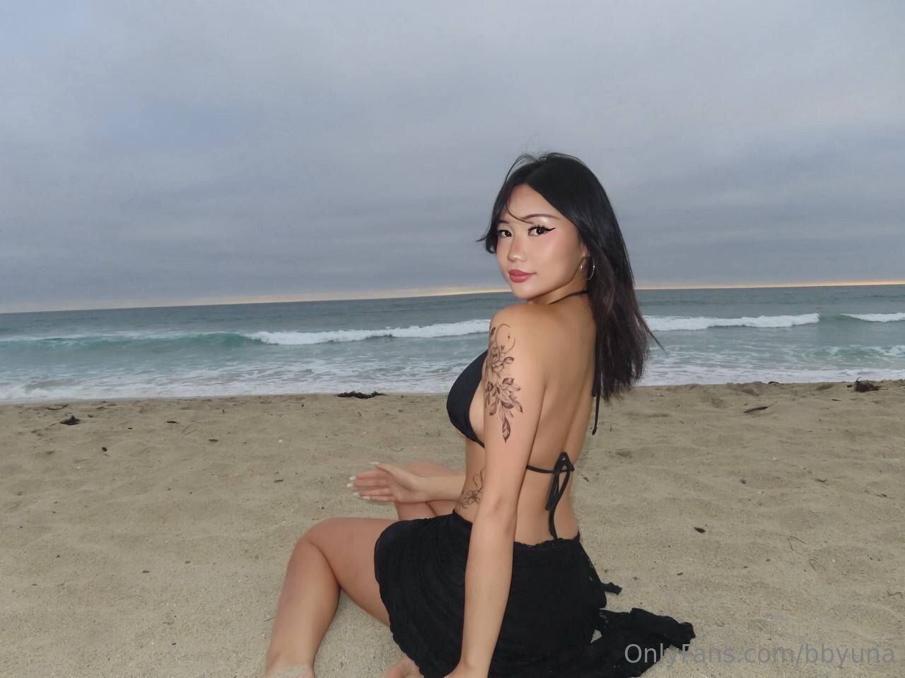 Yun / bbyuna nude photo #13