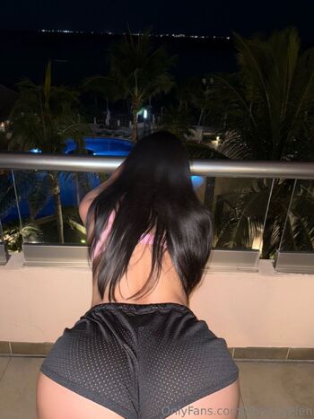 Ayele / bbyy.ayelen nude photo #7