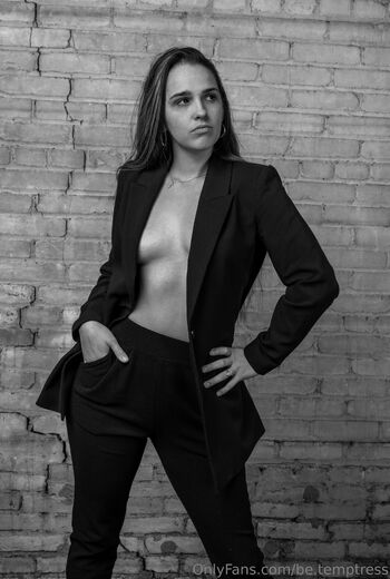 Brown Eyed Temptress / be.temptress nude photo #3