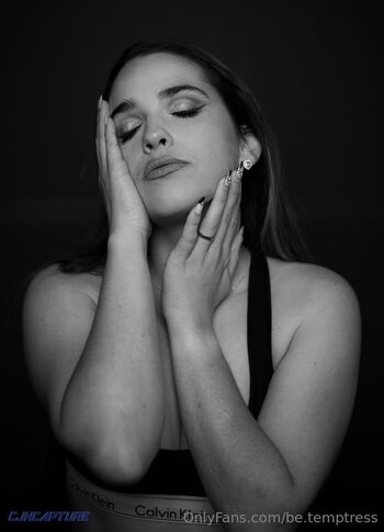 Brown Eyed Temptress / be.temptress nude photo #16