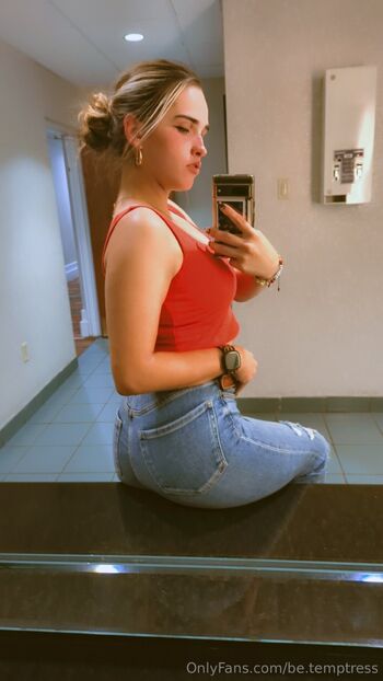 Brown Eyed Temptress / be.temptress nude photo #28