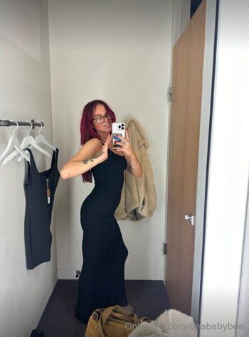 bea / beababybee nude photo #2