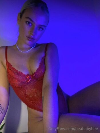 bea / beababybee nude photo #10