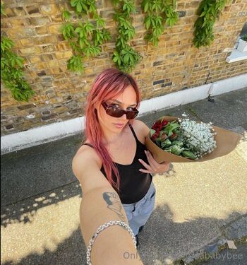 bea / beababybee nude photo #12