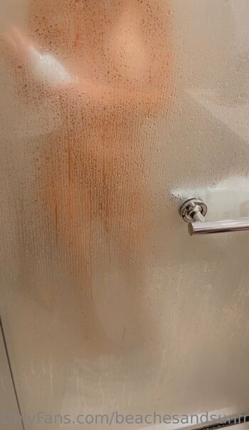 Your favorite blondes / beachesandsunfree nude photo #4