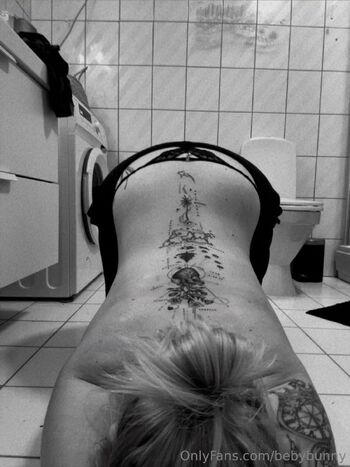 Anja / bebybunny / anjaerikastroem nude photo #14