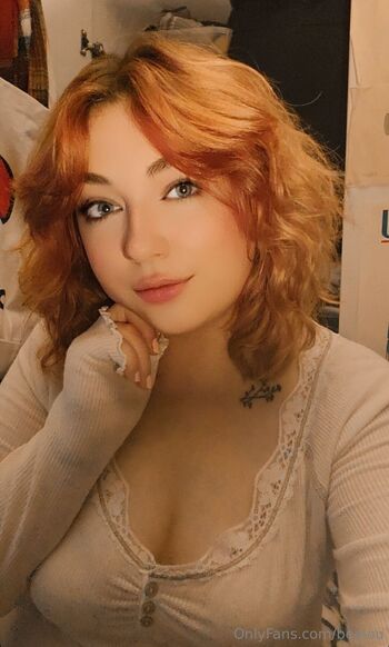 beelou nude photo #21