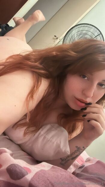 Belu / beelufree nude photo #11