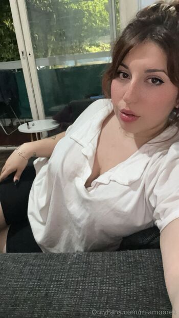 Belu / beelufree nude photo #12