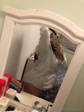 Belu / beelufree nude photo #36